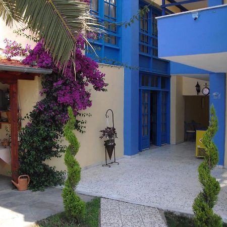 Kangaroo Hotel Мола-Калива Экстерьер фото