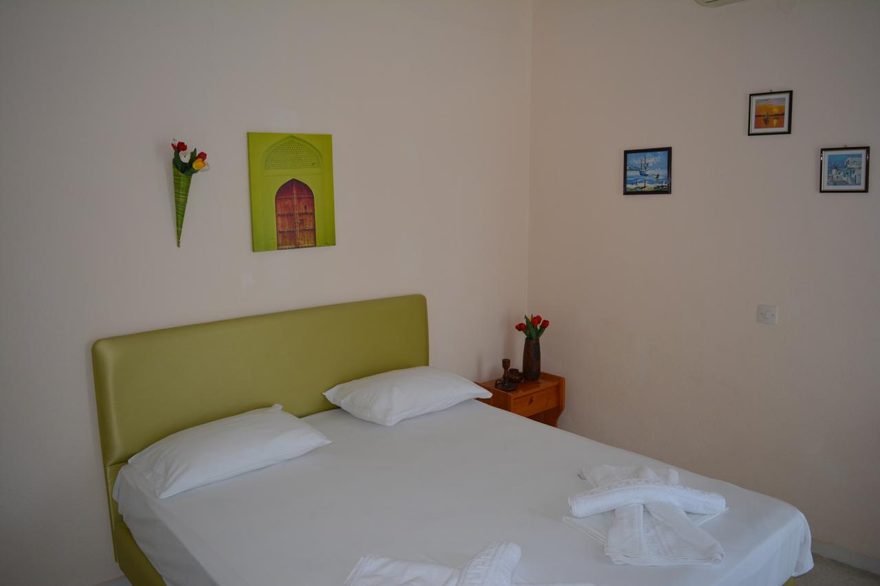 Kangaroo Hotel Мола-Калива Экстерьер фото