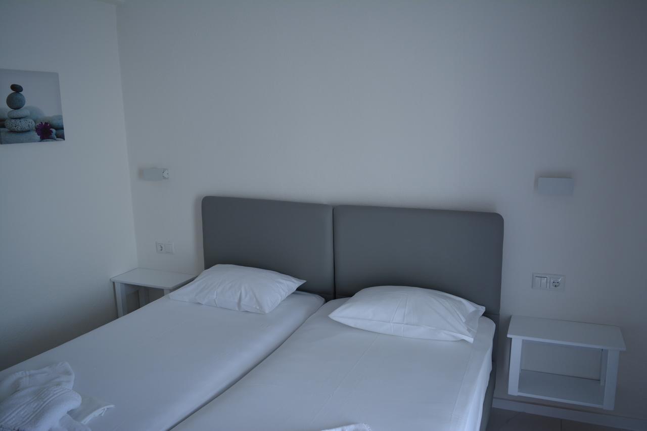 Kangaroo Hotel Мола-Калива Экстерьер фото