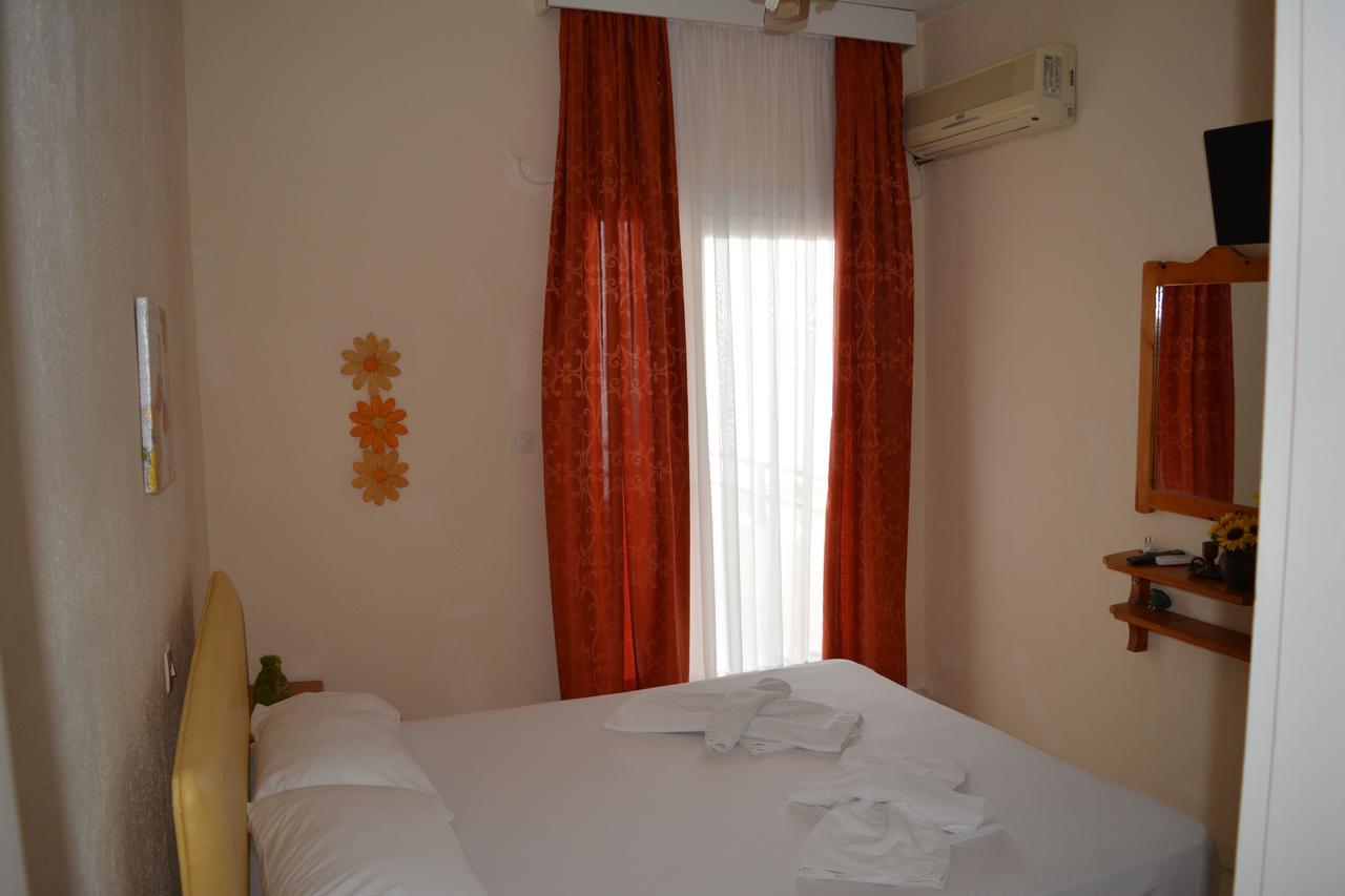 Kangaroo Hotel Мола-Калива Экстерьер фото