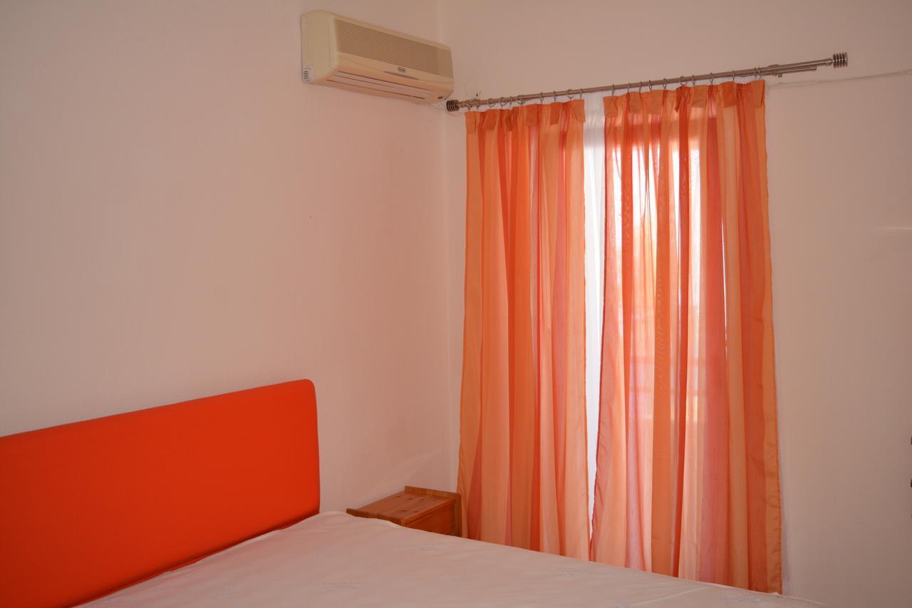 Kangaroo Hotel Мола-Калива Экстерьер фото