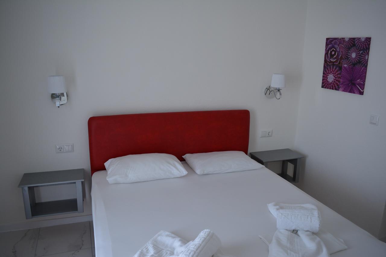Kangaroo Hotel Мола-Калива Экстерьер фото